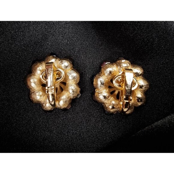 Vintage 1960s TRIFARI Signed Gold-Tone Clip-On Earrings With Black Bead Trim - Picture 5 of 5